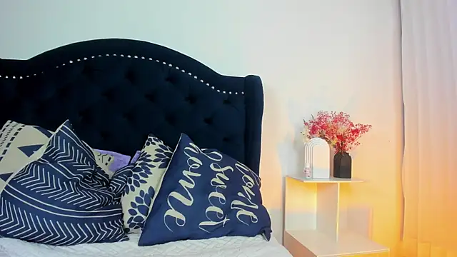 Xewa  online show from 03/19/25, 11:47