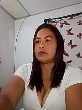 Snapshot of Abigail_BigTits chatting on 03/07/25, 03:08 Abigail BigTits online show from 03/07/25, 03:08