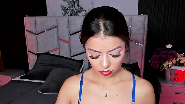 daniiphoeniixx online show from 12/22/25, 08:28