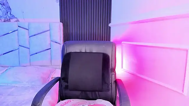 daniiphoeniixx online show from 02/27/26, 11:43