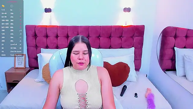 Annie kurt  online show from 02/21/25, 08:38