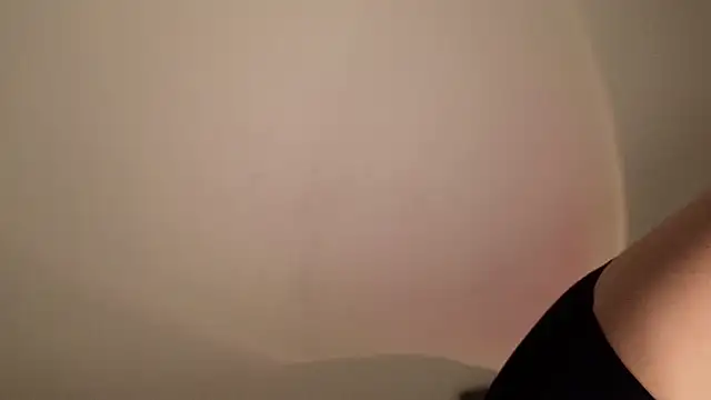 Snapshot of alittlestarrr chatting on 12/29/24, 03:35 alittlestarrr online show from 12/29/24, 03:35