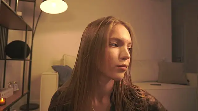 Snapshot of alittlestarrr chatting on 01/06/25, 05:06 alittlestarrr online show from 01/06/25, 05:06