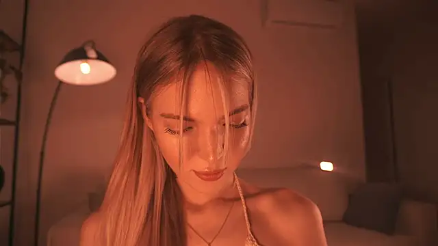 Snapshot of alittlestarrr chatting on 01/21/25, 04:48 alittlestarrr online show from 01/21/25, 04:48