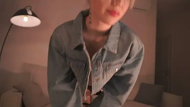 Snapshot of alittlestarrr chatting on 01/28/25, 02:53 alittlestarrr online show from 01/28/25, 02:53