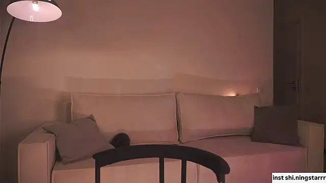 Snapshot of alittlestarrr chatting on 02/15/25, 12:48 alittlestarrr online show from 02/15/25, 12:48