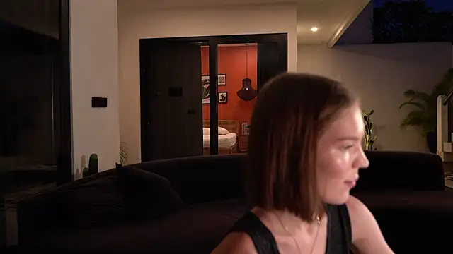 Snapshot of alittlestarrr chatting on 11/18/25, 10:41 alittlestarrr online show from 11/18/25, 10:41