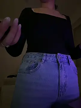 Snapshot of sofiaklf69_ chatting on 02/01/25, 12:51 sofiaklf69 online show from 02/01/25, 12:51