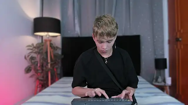 Brian-Ausslos online show from 01/07/25, 04:29