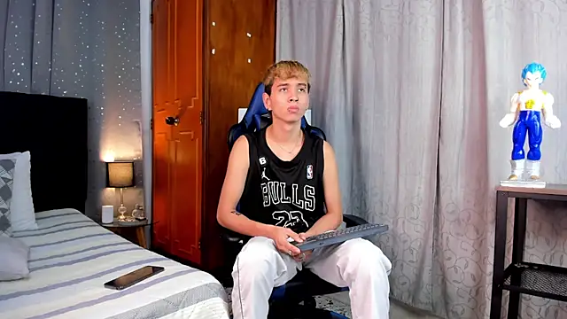 Brian-Ausslos online show from 02/19/25, 01:06