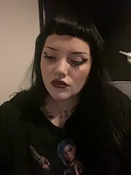 Snapshot of Gothicsiren chatting on 01/04/25, 10:24 Gothicsiren online show from 01/04/25, 10:24
