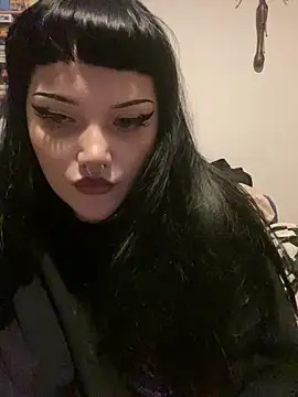 Snapshot of Gothicsiren chatting on 01/19/25, 01:53 Gothicsiren online show from 01/19/25, 01:53