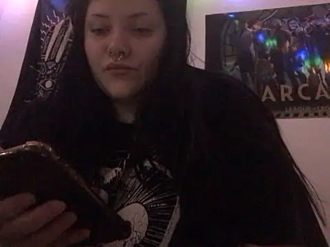 Snapshot of Gothicsiren chatting on 01/24/25, 06:04 Gothicsiren online show from 01/24/25, 06:04