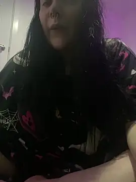 Snapshot of Gothicsiren chatting on 02/04/25, 12:08 Gothicsiren online show from 02/04/25, 12:08