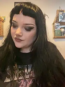 Snapshot of Gothicsiren chatting on 02/17/25, 11:13 Gothicsiren online show from 02/17/25, 11:13