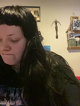 Snapshot of Gothicsiren chatting on 02/19/25, 10:34 Gothicsiren online show from 02/19/25, 10:34