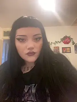 Snapshot of Gothicsiren chatting on 03/15/25, 03:06 Gothicsiren online show from 03/15/25, 03:06