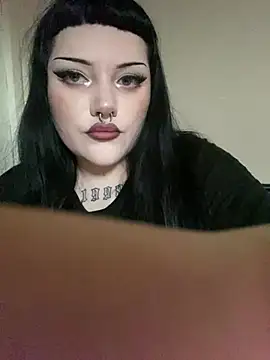 Snapshot of Gothicsiren chatting on 03/22/25, 04:15 Gothicsiren online show from 03/22/25, 04:15