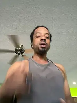 Snapshot of Coco-Licious chatting on 01/04/25, 04:32 Coco-Licious online show from 01/04/25, 04:32