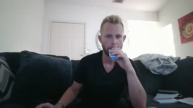 Snapshot of bjay1210 chatting on 09/17/25, 07:54 bjay1210 online show from 09/17/25, 07:54