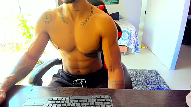 Snapshot of Adam_Valenciia chatting on 09/20/25, 03:57 Adam Valenciia online show from 09/20/25, 03:57