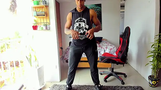 Snapshot of Adam_Valenciia chatting on 10/27/25, 07:40 Adam Valenciia online show from 10/27/25, 07:40