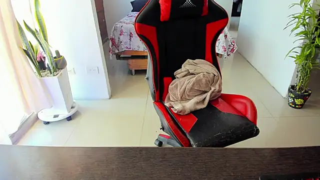 Snapshot of Adam_Valenciia chatting on 11/03/25, 03:24 Adam Valenciia online show from 11/03/25, 03:24