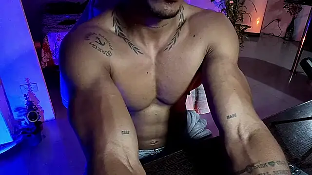 Snapshot of Adam_Valenciia chatting on 01/17/26, 04:39 Adam Valenciia online show from 01/17/26, 04:39