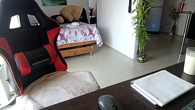 Snapshot of Adam_Valenciia chatting on 03/02/26, 06:04 Adam Valenciia online show from 03/02/26, 06:04