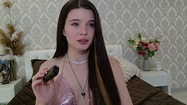 Nellie Medina online show from 01/19/25, 04:01