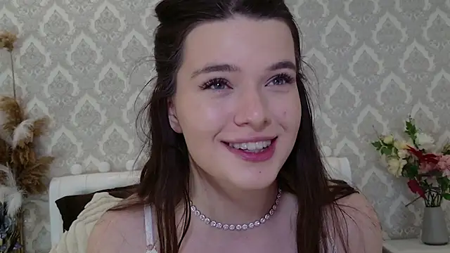 Nellie Medina online show from 03/11/25, 08:42