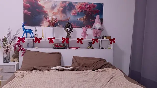 Nellie Medina online show from 12/18/25, 02:23