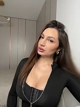 Snapshot of claraxjoyy chatting on 11/10/25, 05:28 claraxjoyy online show from 11/10/25, 05:28