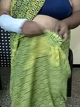 Snapshot of Rathi22 chatting on 02/14/26, 02:30 Rathi22 online show from 02/14/26, 02:30