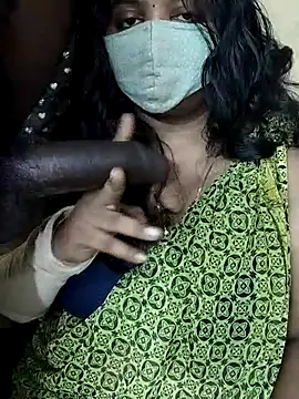 Snapshot of Rathi22 chatting on 05/13/26, 02:42 Rathi22 online show from 05/13/26, 02:42