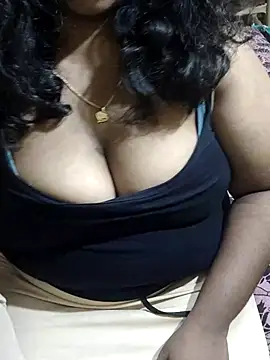 Snapshot of Rathi22 chatting on 06/18/26, 02:32 Rathi22 online show from 06/18/26, 02:32