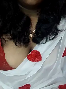 Snapshot of Rathi22 chatting on 06/20/26, 01:41 Rathi22 online show from 06/20/26, 01:41