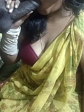 Snapshot of Rathi22 chatting on 07/18/26, 02:21 Rathi22 online show from 07/18/26, 02:21