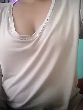 Snapshot of muskan-Sharma chatting on 09/26/25, 07:23 muskan-Sharma online show from 09/26/25, 07:23