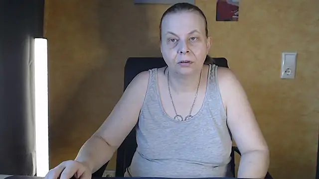 Sweet Phoenix online show from 10/04/25, 07:17