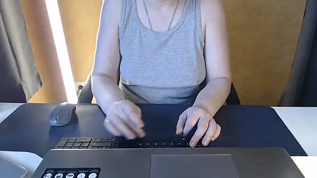 Sweet Phoenix online show from 03/08/26, 07:45
