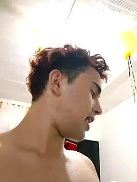 Snapshot of Lian_Noath chatting on 01/02/25, 02:33 Lian Noath online show from 01/02/25, 02:33