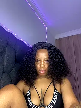 Thando04 online show from 10/18/25, 06:19