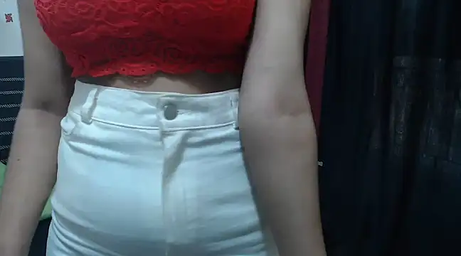 Snapshot of Honey_Bee25 chatting on 02/01/25, 08:39 Honey Bee25 online show from 02/01/25, 08:39