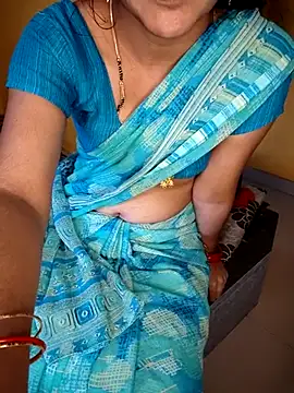 lovelygirl4567 online show from 09/28/25, 09:14