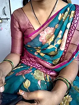 lovelygirl4567 online show from 01/12/26, 04:29