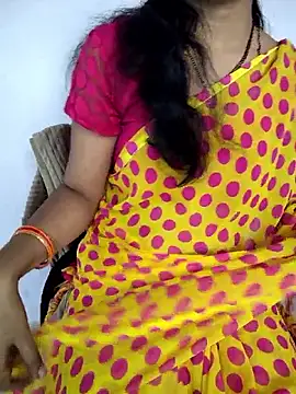 lovelygirl4567 online show from 03/18/26, 05:54