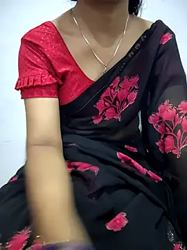 lovelygirl4567 online show from 04/23/26, 03:25