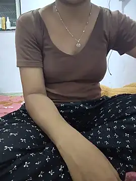 lovelygirl4567 online show from 05/17/26, 05:53