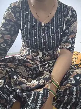 lovelygirl4567 online show from 06/18/26, 12:20